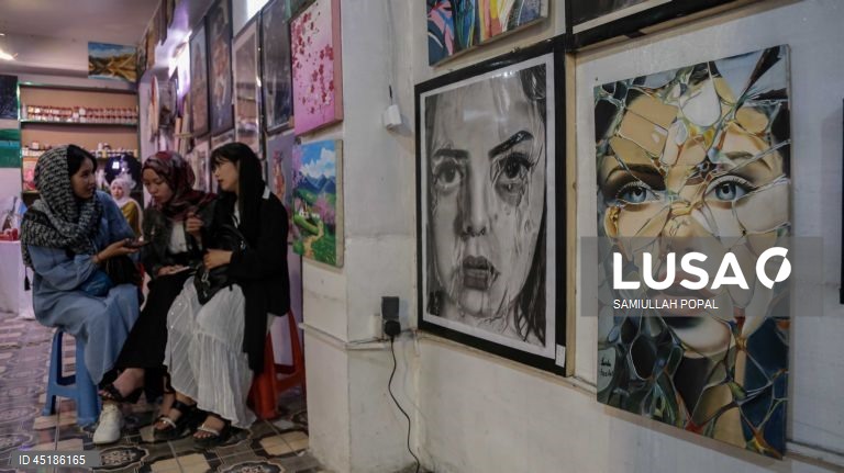 Art exhibition organized by Union of Women Painters in Kabul