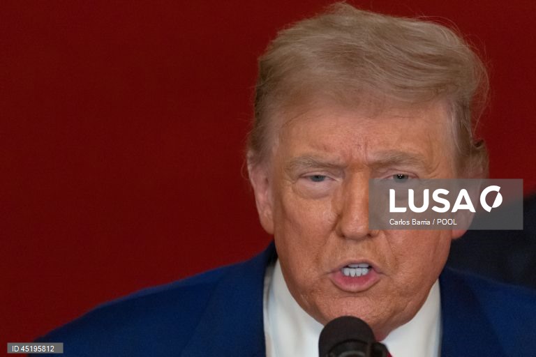 Trump pede aumento da produção petróleo por recear fecho do estreito de Ormuz
