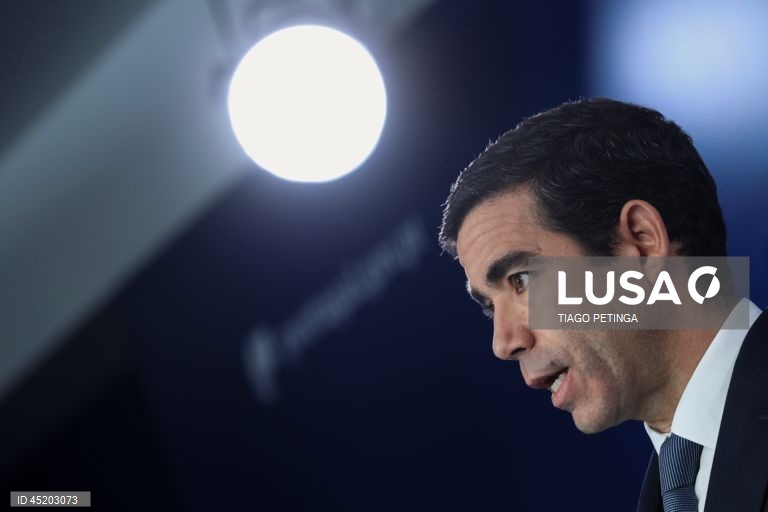 Governo admite medidas para combustíveis se existirem subidas significativas e duradouras