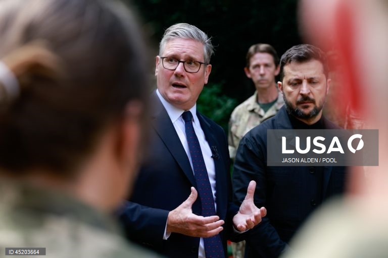 Starmer e Zelensky anunciam reforço de cooperação militar