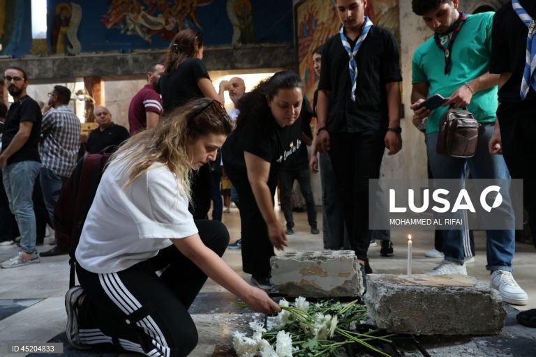 Vigil, prayers for victims of suicide bombing at Damascus church