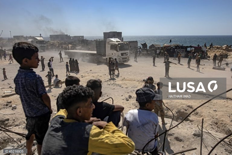 Defesa Civil de Gaza regista 62 mortos hoje em ataques israelitas