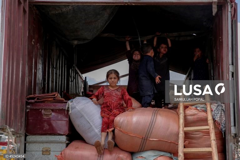 Uma criança é repatriada para o Afeganistão em crise a cada 30 segundos - Save the Children