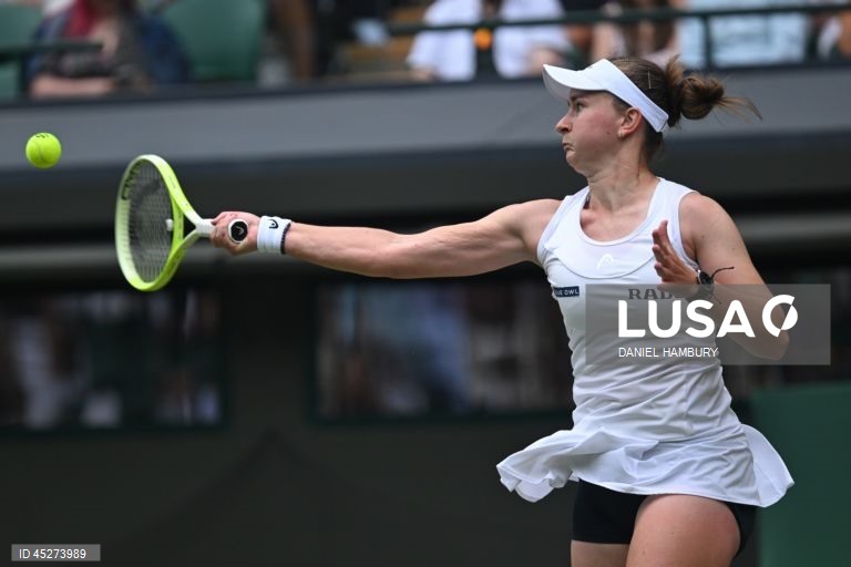 Campeã Barbora Krejcikova eliminada na terceira ronda de Wimbledon