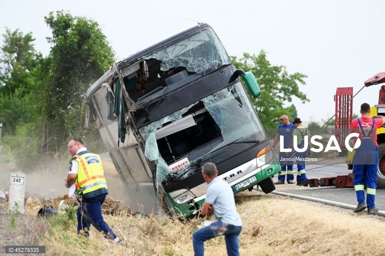 Ukrainian bus accident in Hungary leaves at least 17 peaople injured