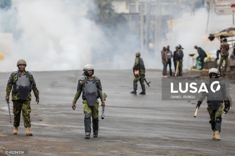 Número de mortos em protestos no Quénia sobe para 38