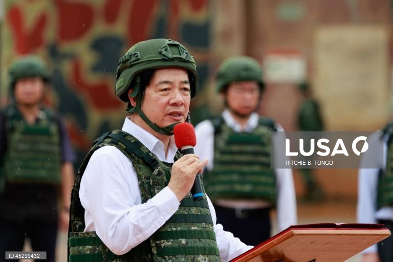 Presidente de Taiwan pede reforço da defesa para proteger democracia e soberania