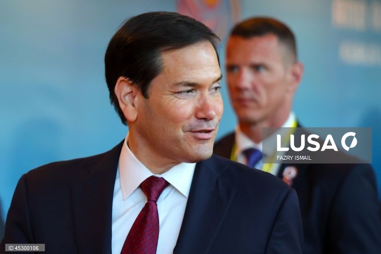 Rubio e Wang Yi reúnem-se na Malásia para debater tensões sino-americanas