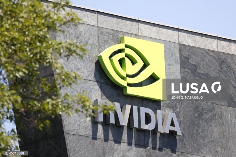Nvidia vai retomar exportações de chips avançados para a China com aval dos EUA