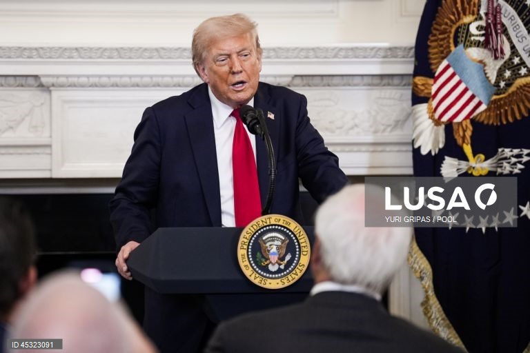 Executivo Trump processado por 20 estados por reter 5,1 MME para programas educativos
