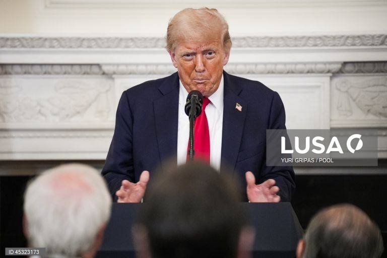 Presidente do Supremo brasileiro responde a Trump e nega “perseguição” a Bolsonaro