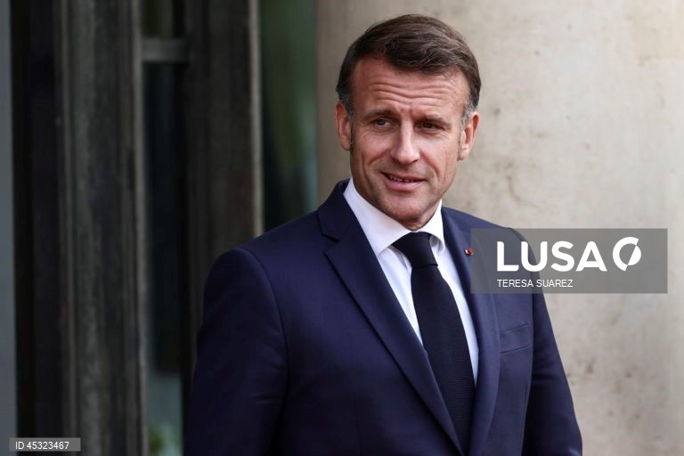Macron quer líder da Sérvia a priorizar a UE em detrimento de Putin