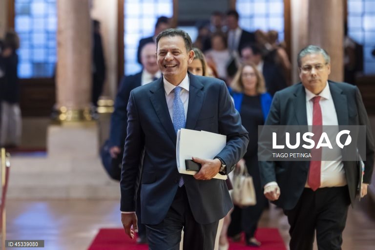 Governo vai aprovar novo suplemento extraordinário para pensões e redução do IRC