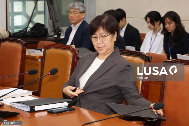 Confirmation hearing for health minister nominee