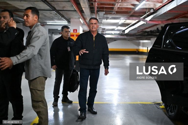 Supremo brasileiro autoriza prisão domiciliária por 90 dias a Bolsonaro