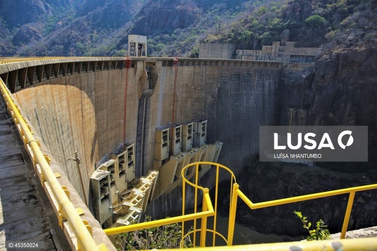 Barragem moçambicana de Cahora Bassa investe 84,2 ME para asfaltar estrada