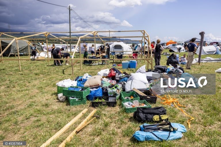 Festivalgoers arrive for the 48th Paleo Festival Nyon