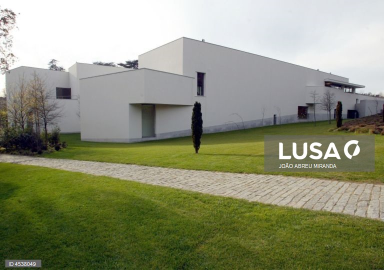 Serralves coloca músico Stephen O’Malley em foco com série de concertos e estreia mundial