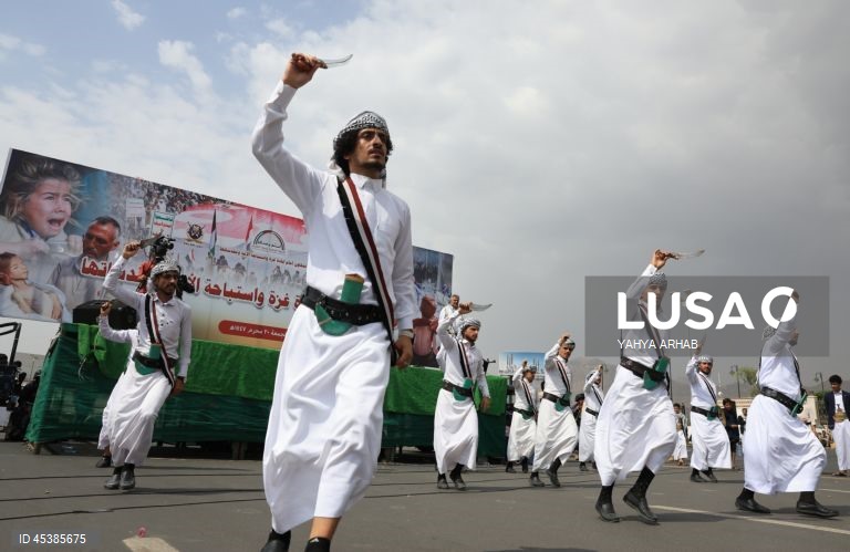 Houthis protest against Israeli attacks on Gaza and US support