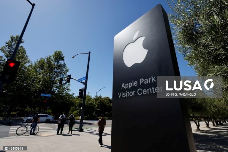 Apple aumenta investimento em IA e está aberta a fusões e aquisições