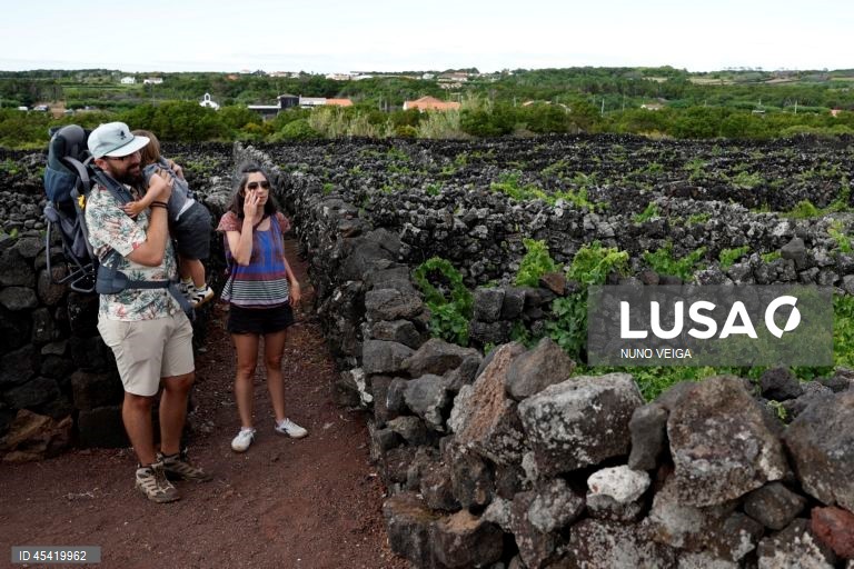 Número de dormidas em alojamentos turísticos nos Açores baixa há sete meses