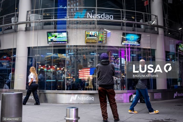 Bolsa de Nova Iorque começa a ganhar na última sessão da semana