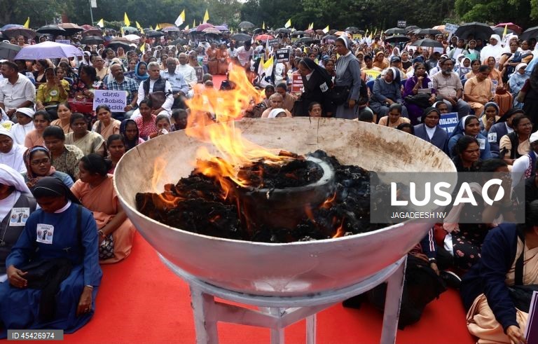 Indian Christians rally against arrest of Catholic nuns in Bangalore