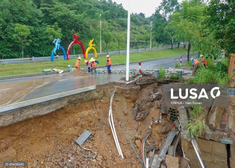 Zhaoqing City hit by heavy rainfall resulting in flooding in multiple sections of urban areas