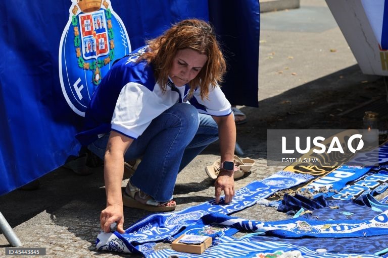 Adeptos começam a juntar-se no Dragão para última homenagem a Jorge Costa