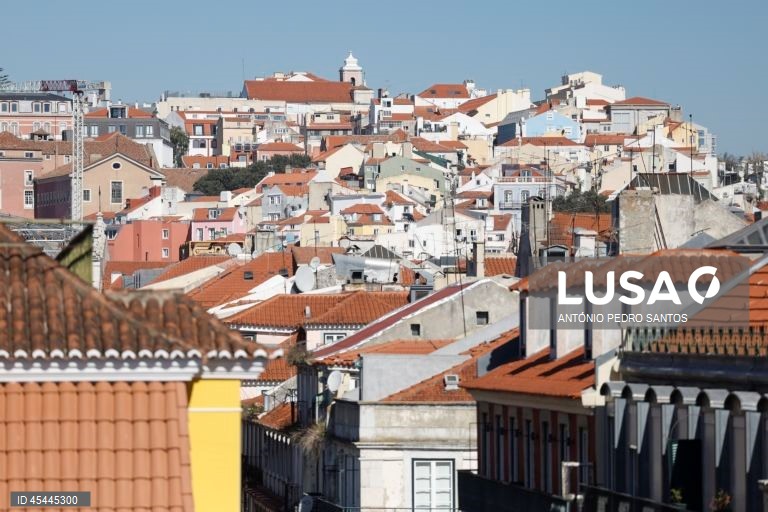 Taxa Euribor desce a três e a 12 meses e sobe a seis meses