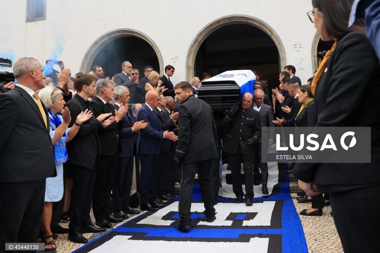 Futebol português despede-se de Jorge Costa num funeral marcado pela emoção
