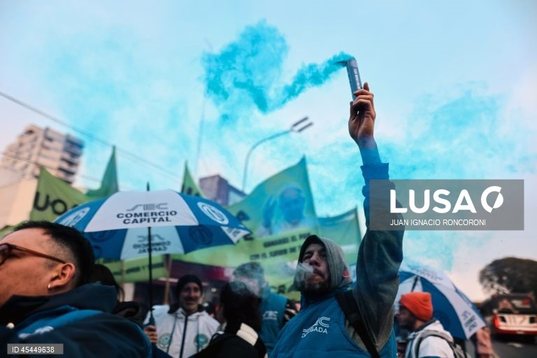 Thousands honor Patron Saint of Labor amid protests and economic woes