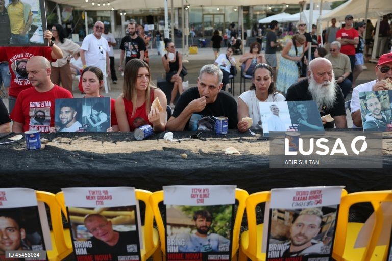 Protest in Tel Aviv calls to release the Israeli hostages held by Hamas in Gaza