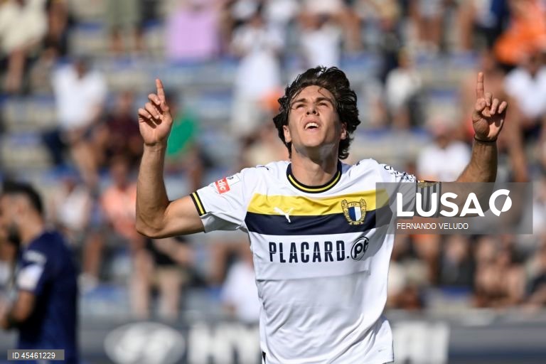 Famalicão entra na prova a ganhar na receção ao Santa Clara