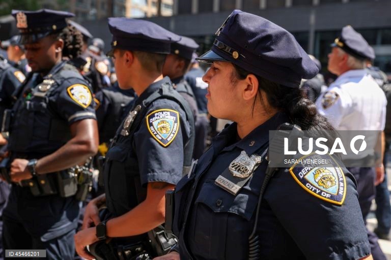Três mortos e oito feridos em tiroteio num clube lotado de Nova Iorque