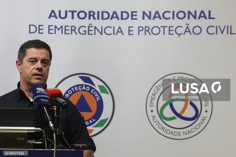 Aluimento de terras obriga a cortar EN 222 em Gaia