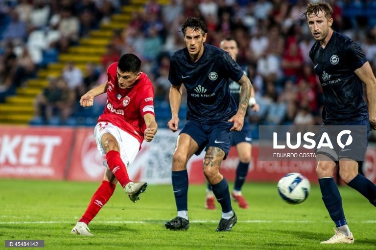 Santa Clara empata com Larne e confirma apuramento para o play-off da Liga Conferência