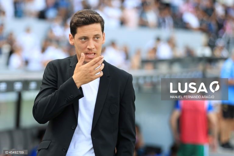 Luís Pinto quer que Vitória evite “erros não forçados” na receção ao Arouca