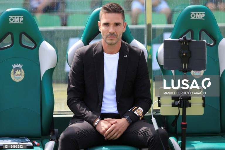 Técnico do Nacional garante equipa muito motivada diante do Sporting