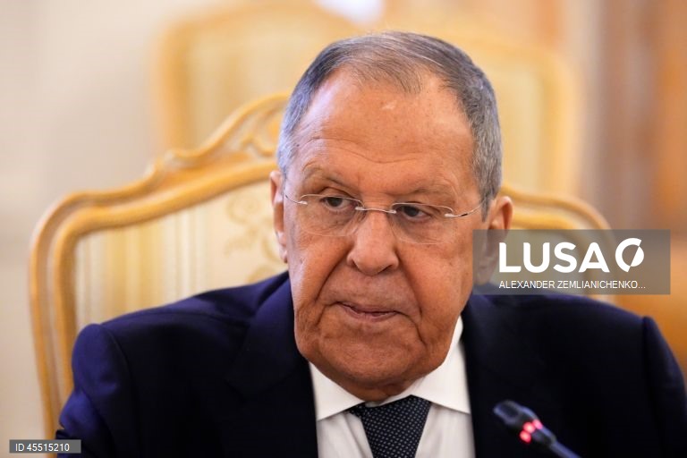 Rússia rejeita envio de qualquer contingente militar europeu para a Ucrânia