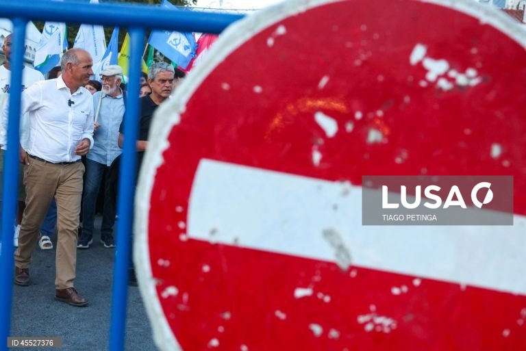 Líder do PCP critica pactos entre partidos e lamenta desinvestimento na floresta