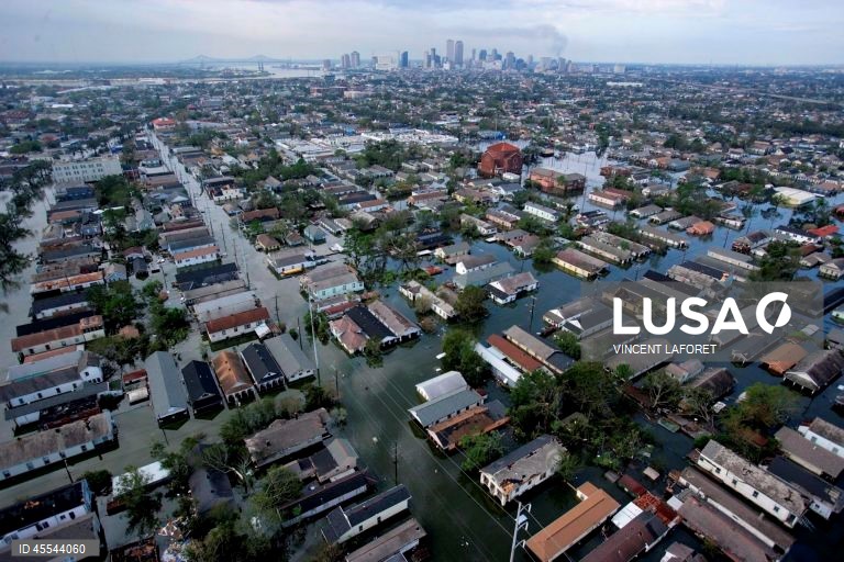 Nova Orleães marca 20º aniversário do furacão Katrina com memoriais solenes e música