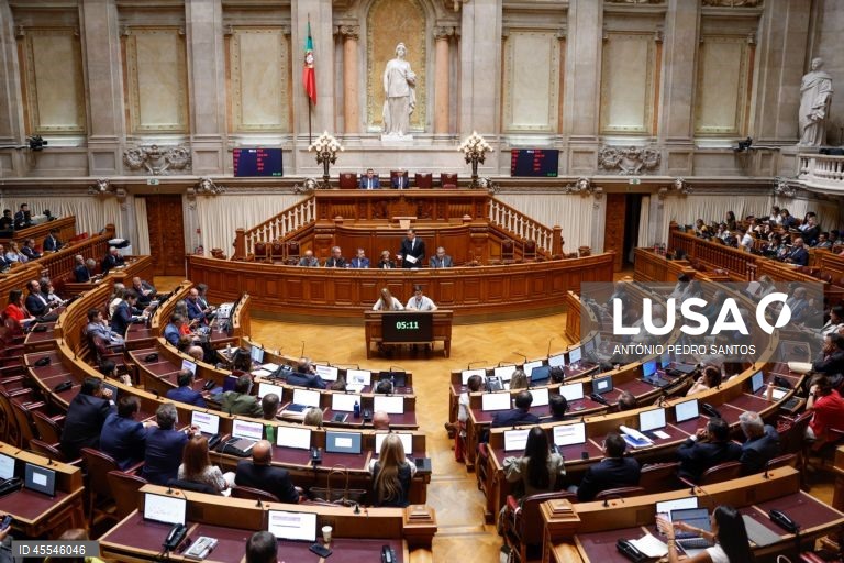 PSD acusa Ventura de “figura triste” e Carneiro de demagogia