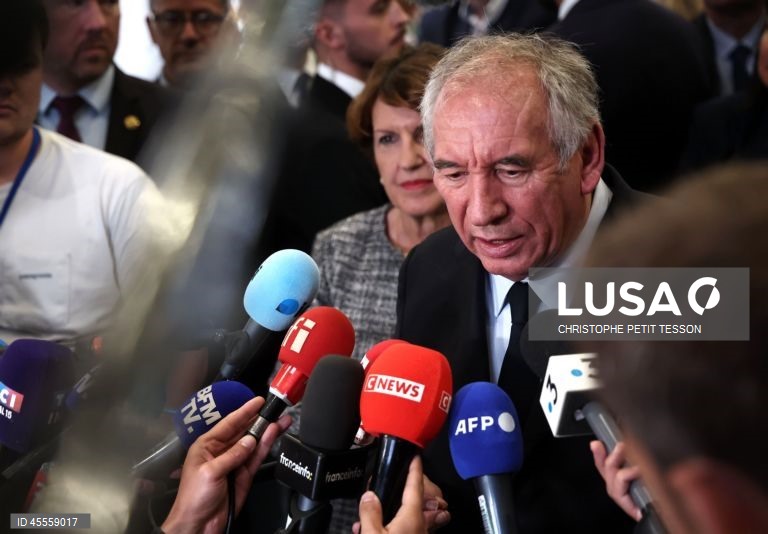 PM francês pede “prova de verdade” face à urgência de reduzir dívida