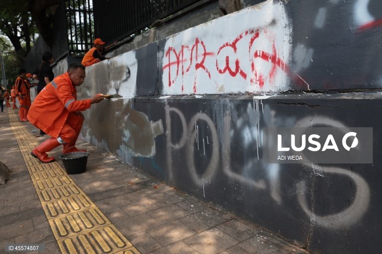 Pelo menos 20 pessoas estão desaparecidas após protestos na Indonésia