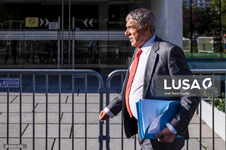 Sócrates diz que foi a banca e não o grupo Lena que ganhou com chumbo do TGV