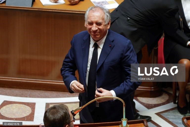 PM francês François Bayrou apresenta formalmente demissão a Macron