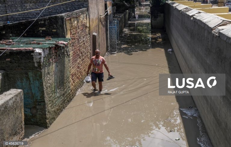 Número de mortos devido a tempestades no norte da Índia sobe para 111