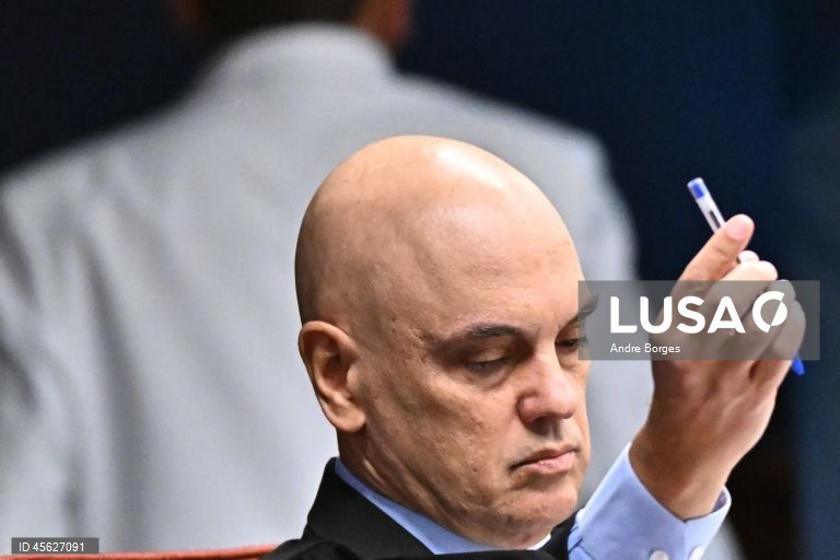 Juiz Alexandre de Moraes agradece a Lula retirada de sanções dos EUA