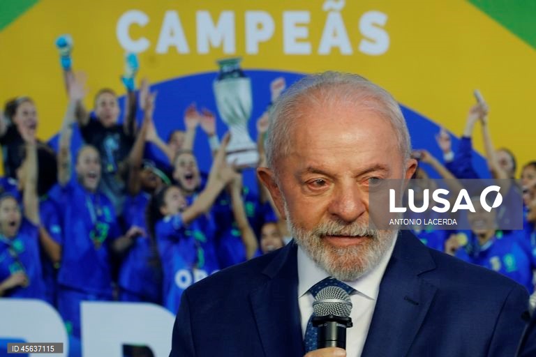 Lula diz que “Bolsonaro tentou dar um golpe” no Brasil